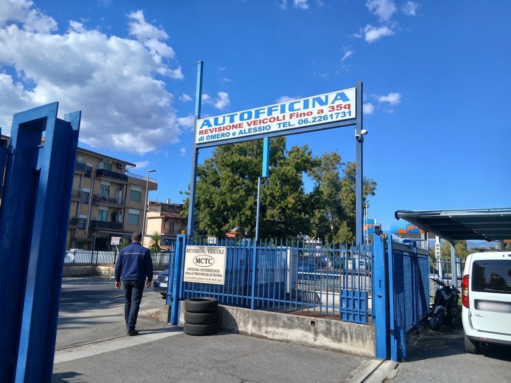 Insegna Autofficina Orciari, revisione veicoli fino a 35q